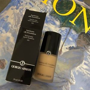 Giorgio Armani foundation 5.25
